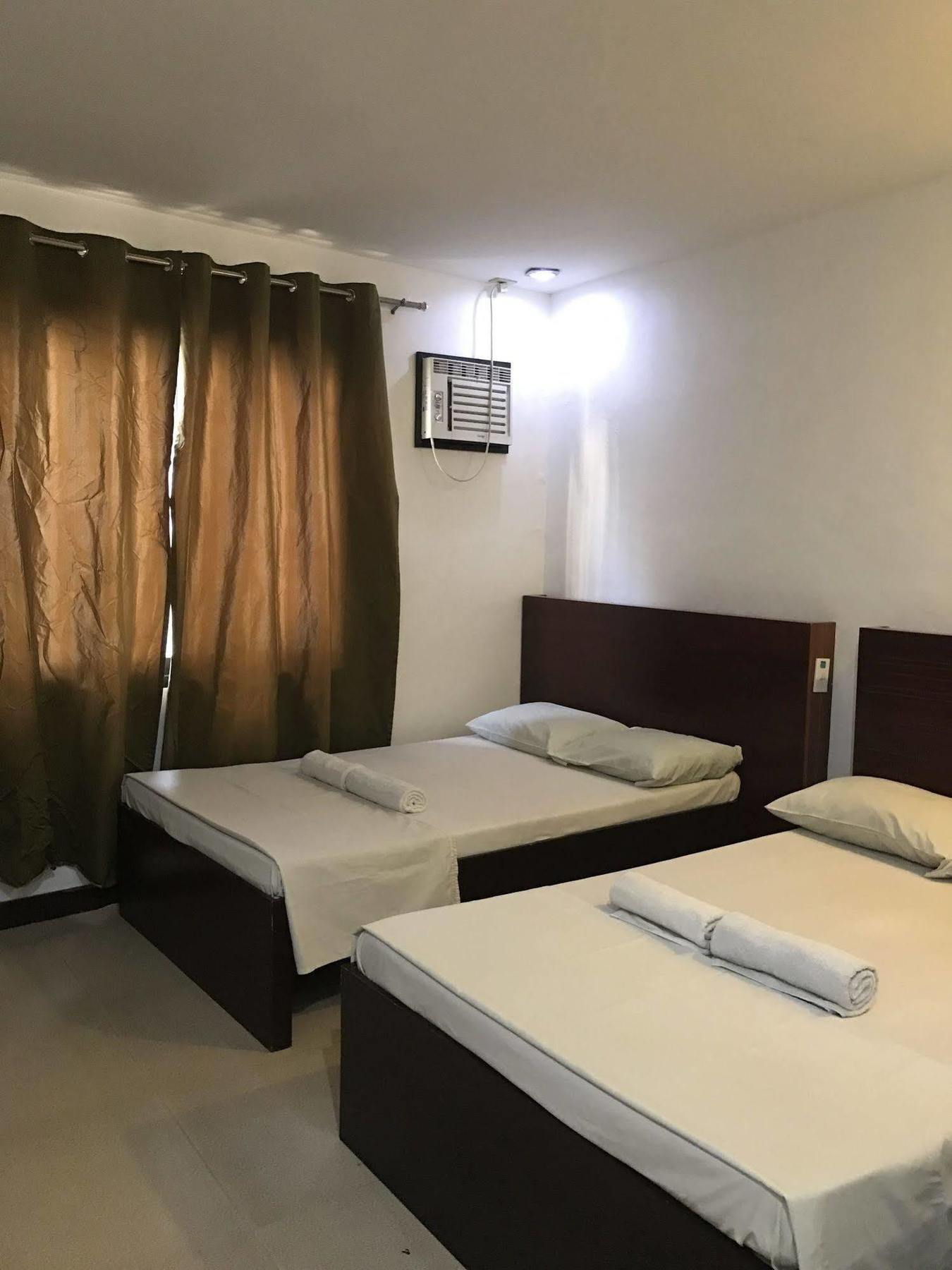 Ziur Inn Laoag Exterior foto