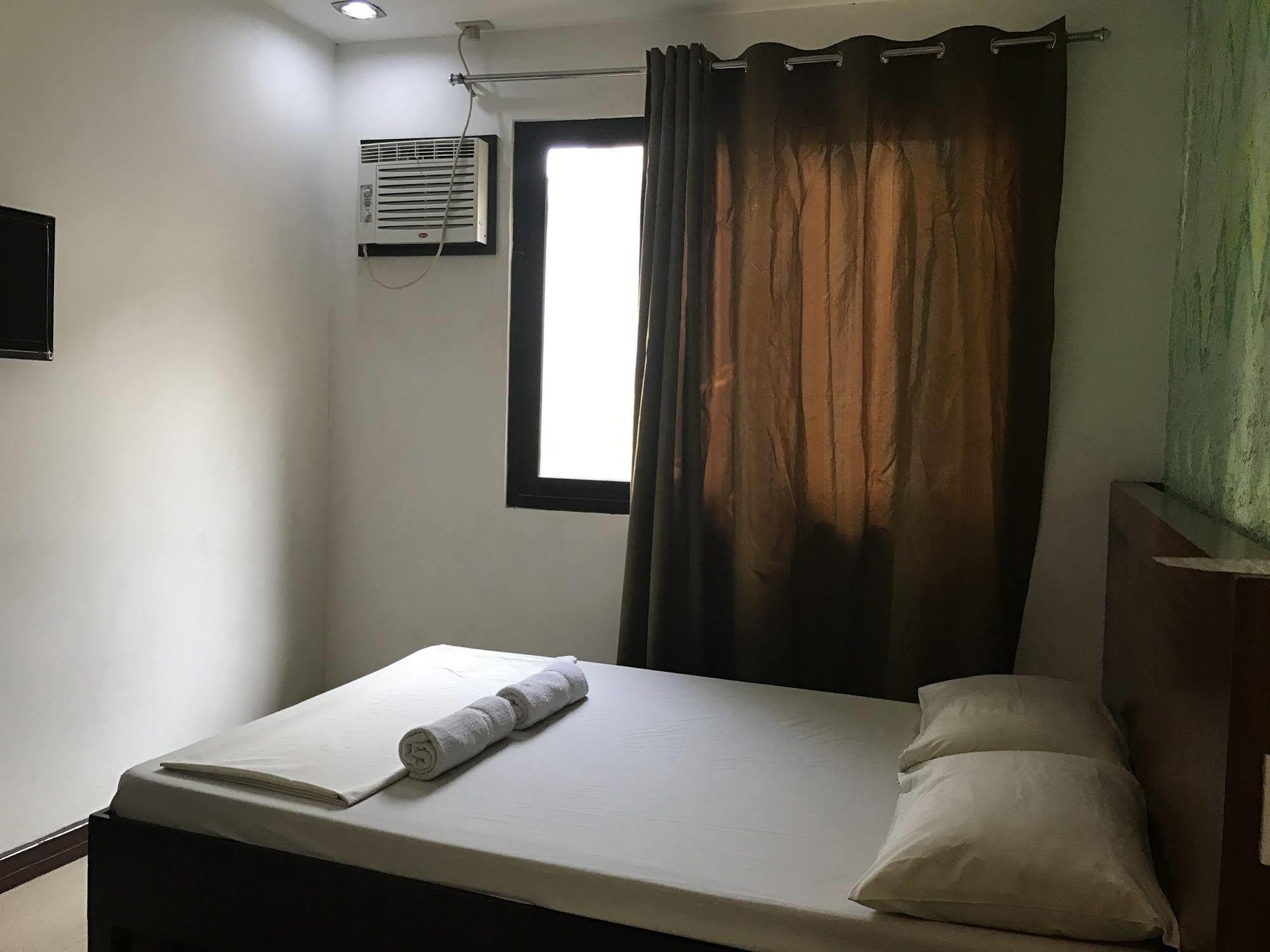 Ziur Inn Laoag Exterior foto